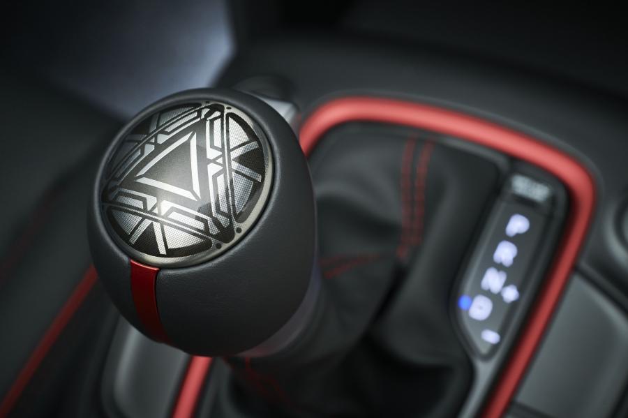 Детали интерьера Hyundai Kona Iron Man Edition (OS) 2019 года  (AU) (фото 15 из 21)
